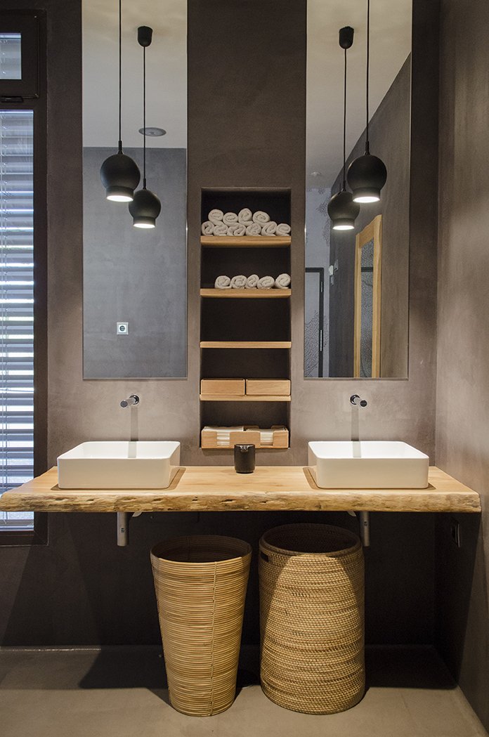 Imagen de los lavabos de los servicios del restaurante Elías. Interiorismo de Ideade Creativos