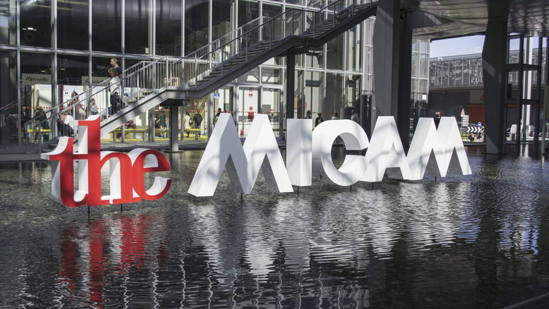fotografía de la tipografía corpórea de The Micam Milano