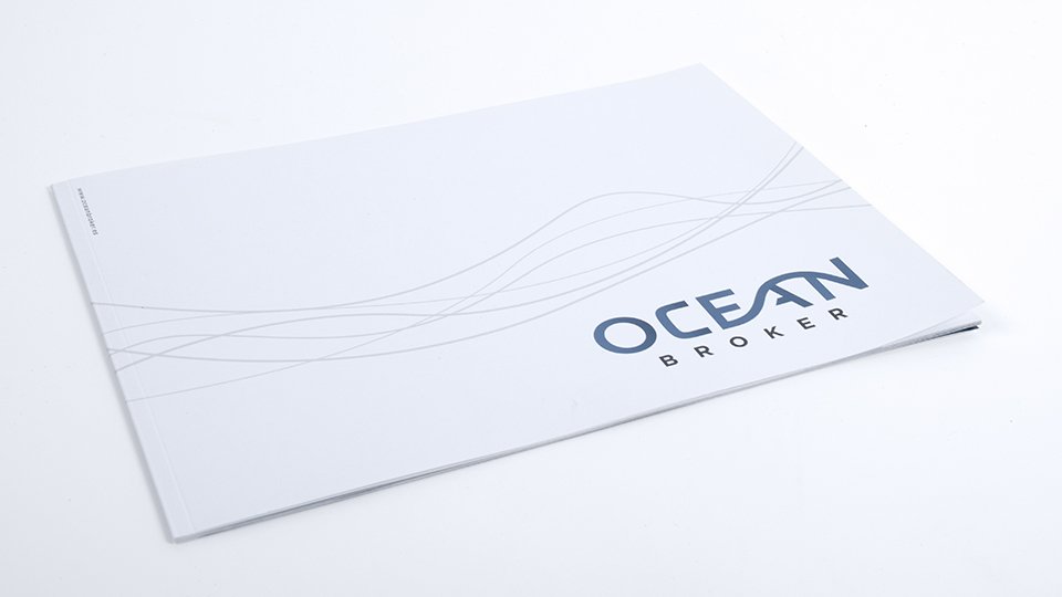 Tarjeta de visita que forma parte de la nueva identidad gráfica de Ocean Broker